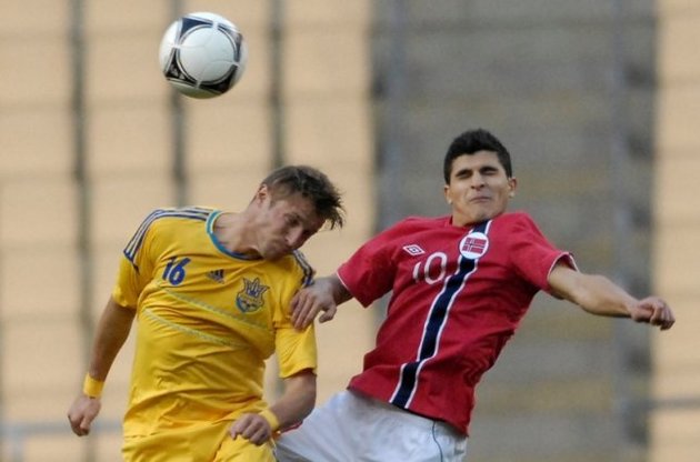 Виталий Мандзюк (справа) не поможет сборной из-за травмы