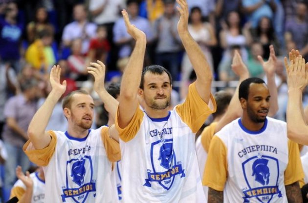 &quot;Будивельник&quot; празднует победу в чемпионате