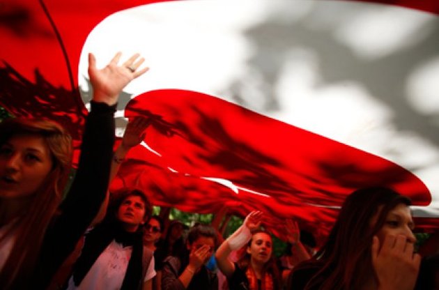 Массовые волнения в Турции начались в пятницу, 31 мая