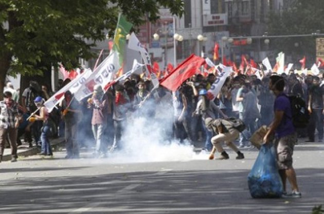 У результаті заворушень у Туреччині постраждали більше трьох тисяч осіб