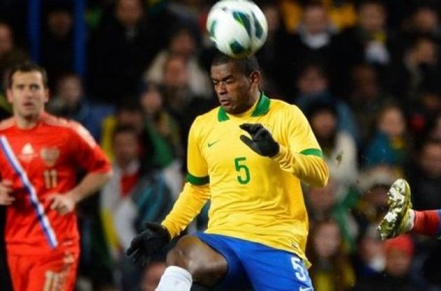 Фернанду провел пять матчей в футболке "пентакампеонов"