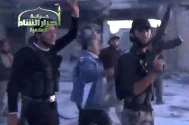 Исламисты казнили 15-летнего мальчика на глазах у его родителей