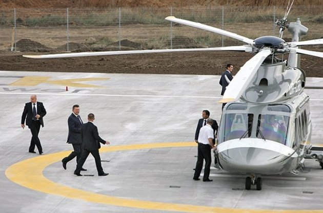 Вертоліт Януковича дорожчий, ніж у Путіна, Обами та Меркель