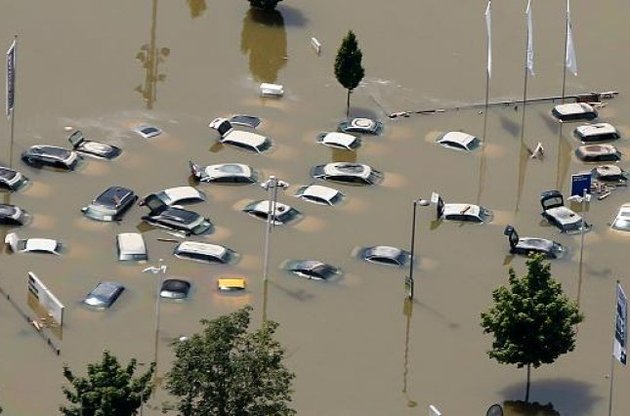 После наводнения в Европе в Украину хлынут тысячи автомобилей-"утопленников"