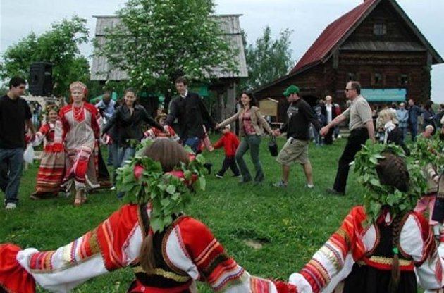 В народе Троица считается "девичьим праздником"
