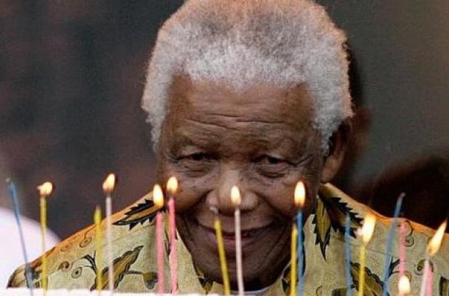 Нельсон Мандела при смерти: его подключили к системе искусственного жизнеобеспечения