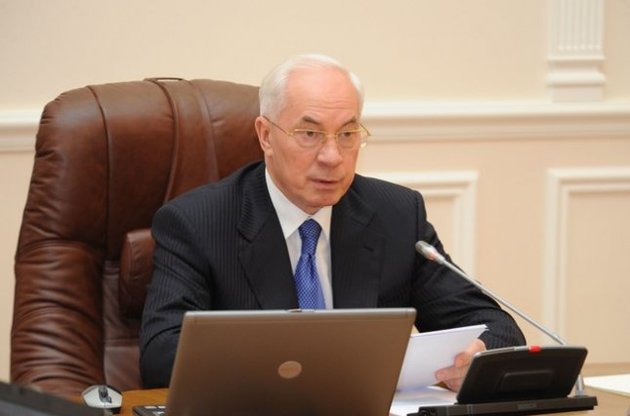 Азаров розповів новому керівнику місії МВФ про "твердий фундамент" економіки України