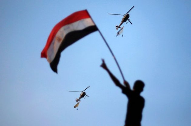 Армия Египта захватила здание гостелевидения и пообещала выступить с заявлением