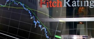 Fitch ухудшило вслед за суверенным до 