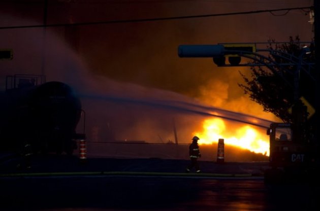 В Канаде растет число погибших из-за взрыва поезда с нефтью