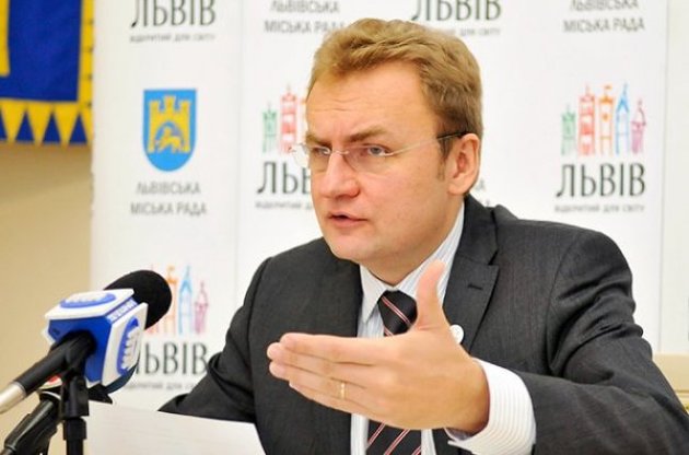 Мэр Львова считает свое избиение заказным