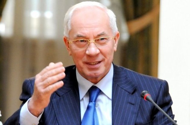 Азаров пояснил, что "Теремки" не могут открыть из-за неработающего Киевсовета