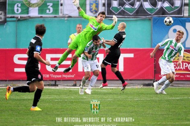 Матч между "Карпатами" и "Зарей" прошел в напряженной борьбе