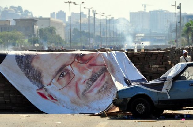 Арест свергнутого президента Египта Мурси продлили еще на 15 суток