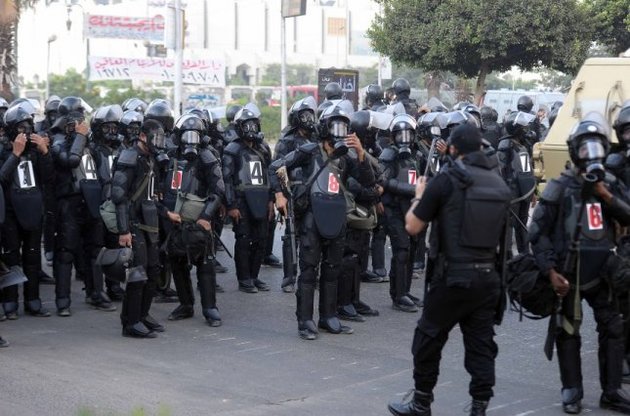 Полиция захватила главный оплот исламистов в Каире, лидеры "Братьев-мусульман" задержаны