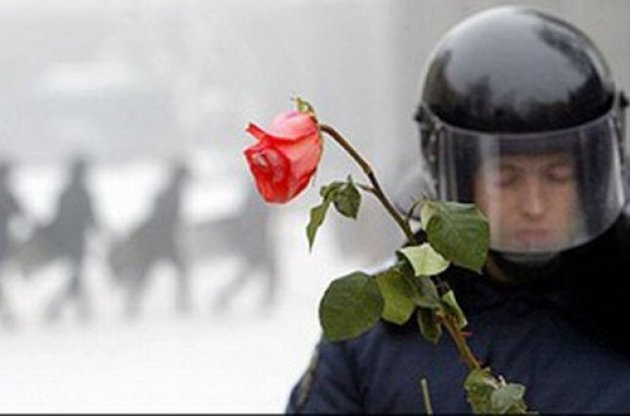 В Тбилиси переименуют площадь Революции роз, в результате событий на которой Саакашвили пришел к власти