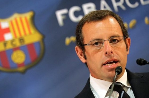 Президента "Барселоны" обвиняют в мошенничестве