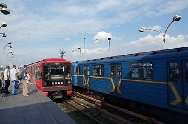В Киеве на "синей" ветке метро появятся две наземные станции
