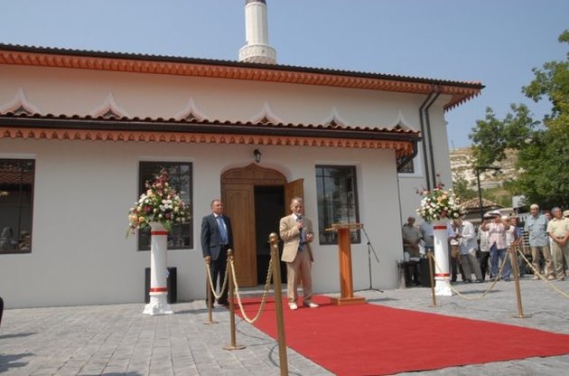 Мечеть Орта-Джами, построенная в 1737-1743 годах, обрела первоначальный вид