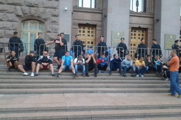 Депутаты не смогли попасть в КГГА