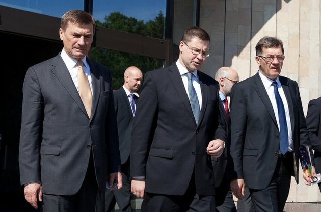 Премьеры стран Балтии почтили память жертв коммунизма и нацизма