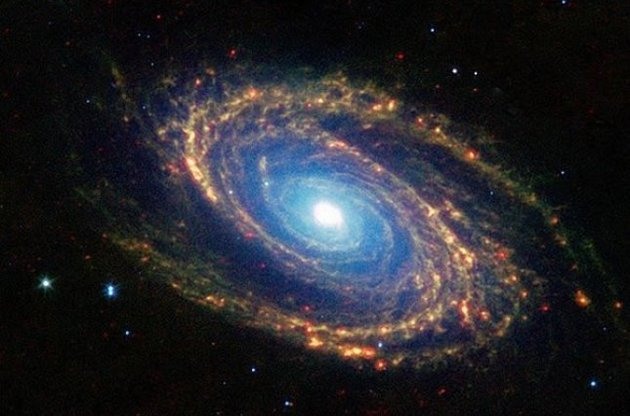 Телескоп NASA снял фильм о 13 годах из жизни черной дыры