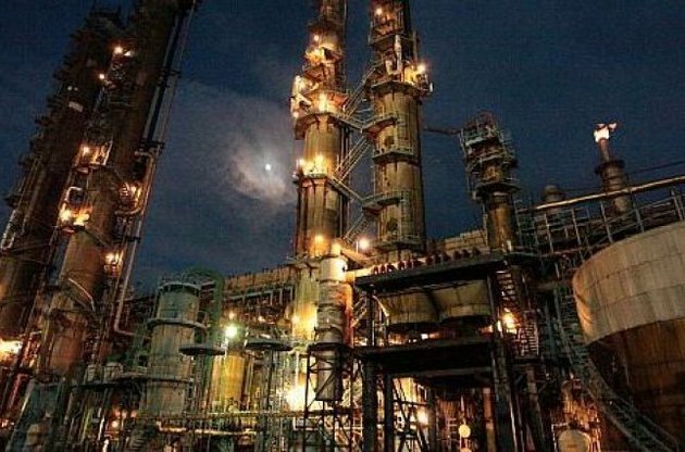 Обвал цін на світових ринках змусив хіміків призупинити випуск добрив