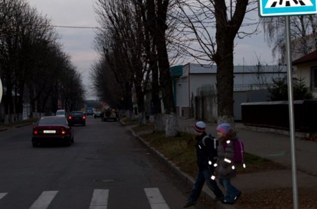 ГАИ призвала пешеходов носить одежду со светоотражателями