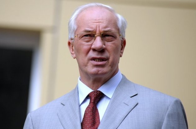 Азаров опять раскритиковал "попередників"