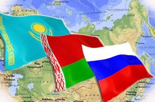 Россия вынудила Армению проситься в Таможенный союз, вооружая Азербайджан, - эксперт