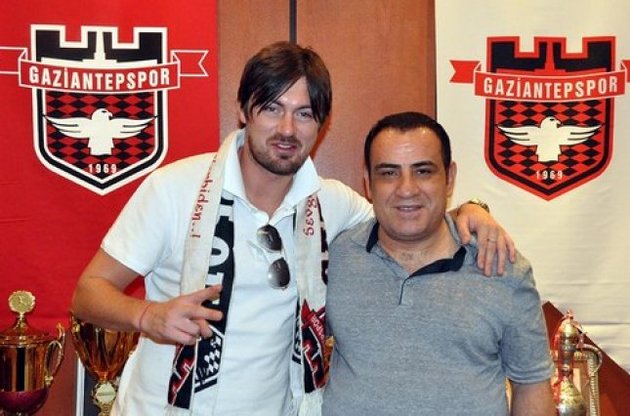 Артем Милевский и один из клубных руководителей