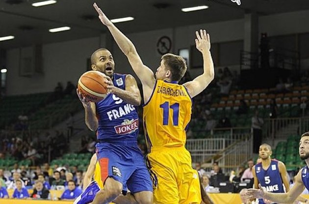 Тоні Паркер приніс перемогу Франції