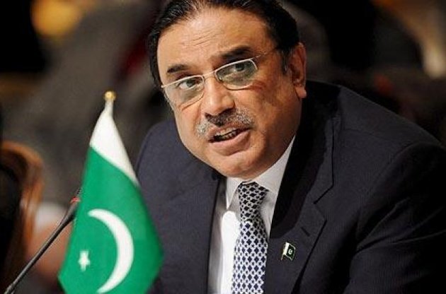 Вперше в історії Пакистану президент добровільно пішов у відставку