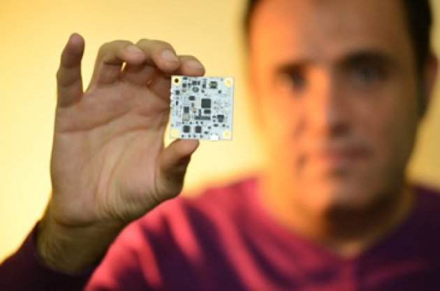 Беспроводное устройство передает электричество на 10 метров