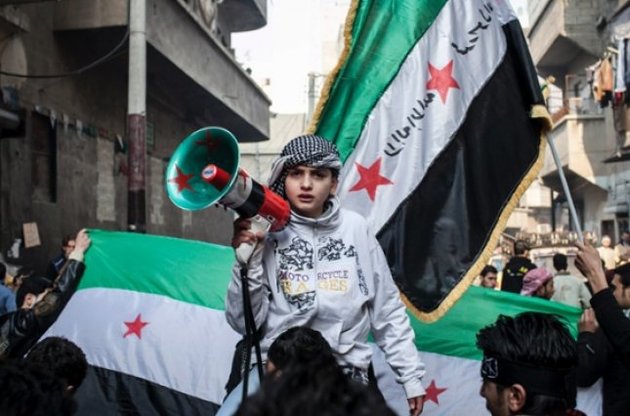 Сирийская оппозиция потребовала наравне с химоружием запретить военные самолеты и ракеты