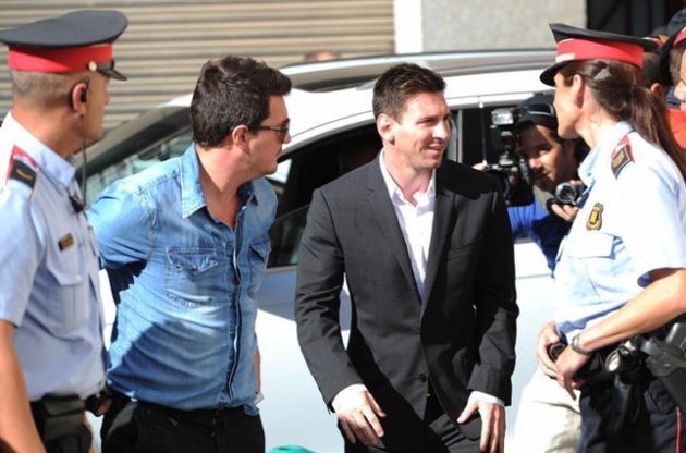 Месси прибыл на слушания по делу о неуплате налогов