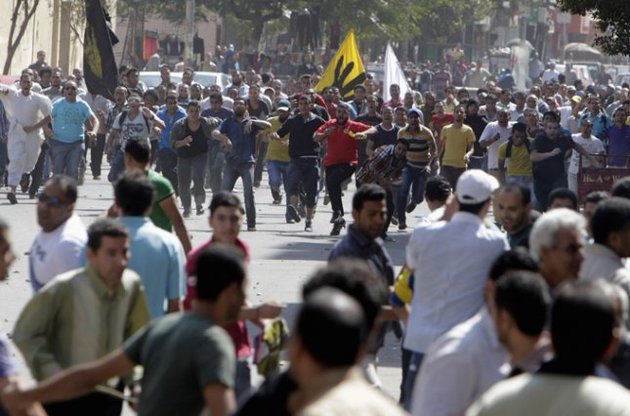 Демонстрации исламистов в городах Египта обернулись стычками, полиция применила оружие