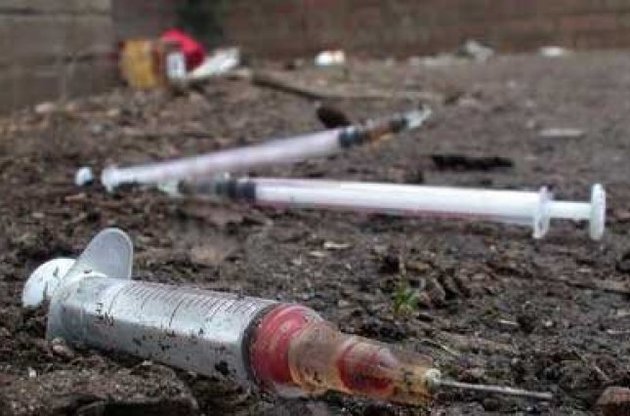 В Україні вживають наркотики від 1 до 1,5 мільйона осіб, і їх кількість щорічно збільшується на 8-10%.