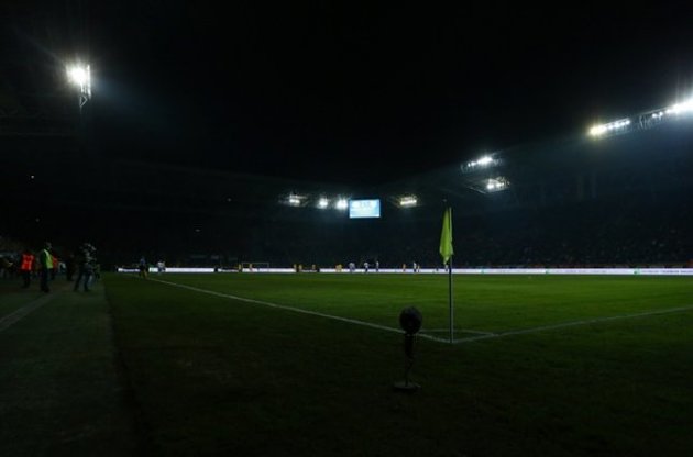 Чуть позже после окончания перерыва, стадион погрузился в мрак