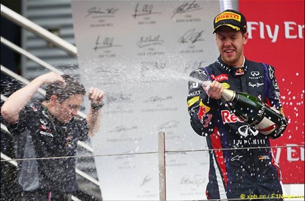 Себастьян Феттель отпраздновал четвертую победу подряд