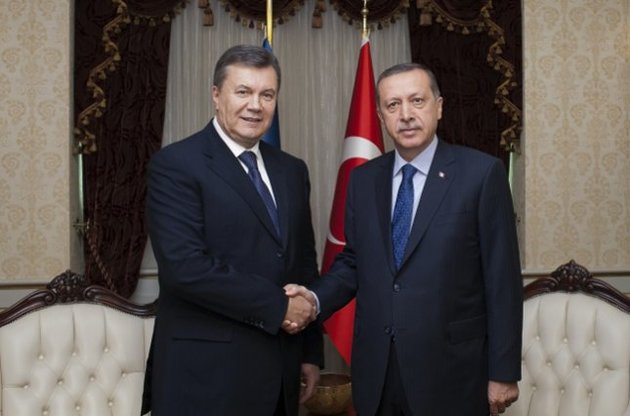 Янукович заявил о расширении сотрудничества с Турцией по добыче газа в Черном море