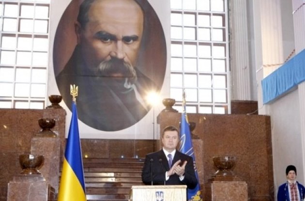 Незапланированные расходы Януковича покроют, сэкономив на Шевченковских премиях