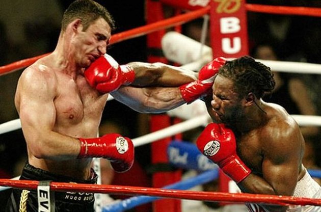 В 2003 году в напряженном поединке с Виталием Кличко Льюис отпраздновал техническим нокаутом