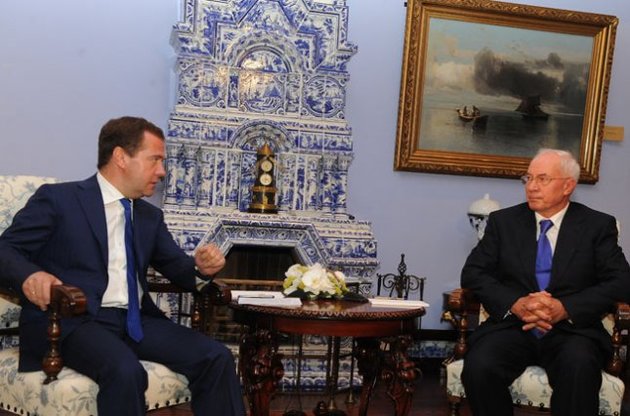 Азаров и Медведев 15 октября обсудят весь комплекс украинско-российского сотрудничества