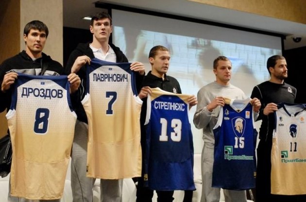 Новички и старожилы: киевский &quot;Будивельник&quot; получил крепкий состав