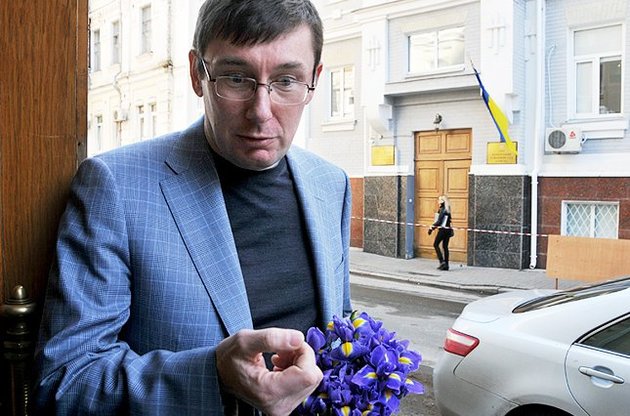 Луценко считает, что любой закон о лечении Тимошенко не должен унижать ее достоинство