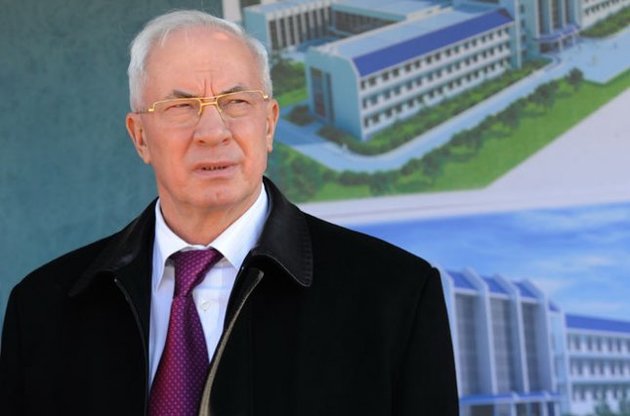 Азаров резко отверг идею посадить в тюрьму всех "смотрящих" за областями