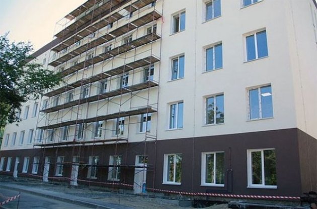 Незважаючи на увагу чиновників до тривалого конфлікту, нова клініка досі не готова до прийому пацієнтів