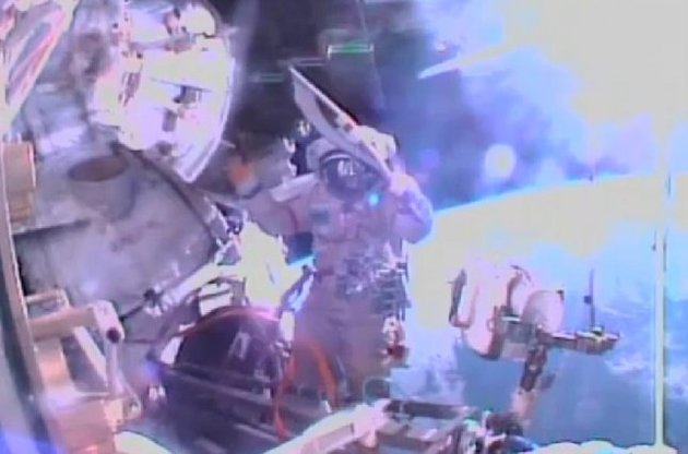 Олімпійський факел винесли у відкритий космос