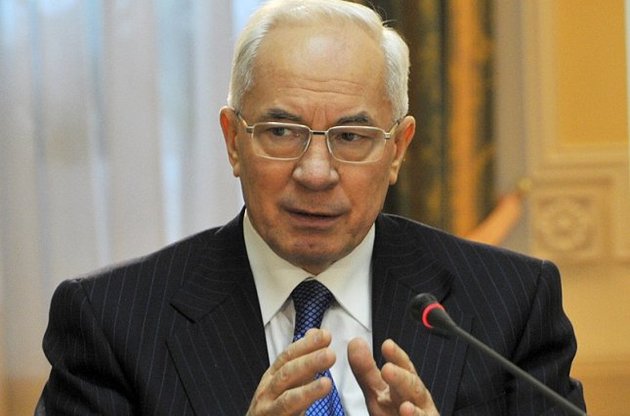 Азаров: Надо решать проблему